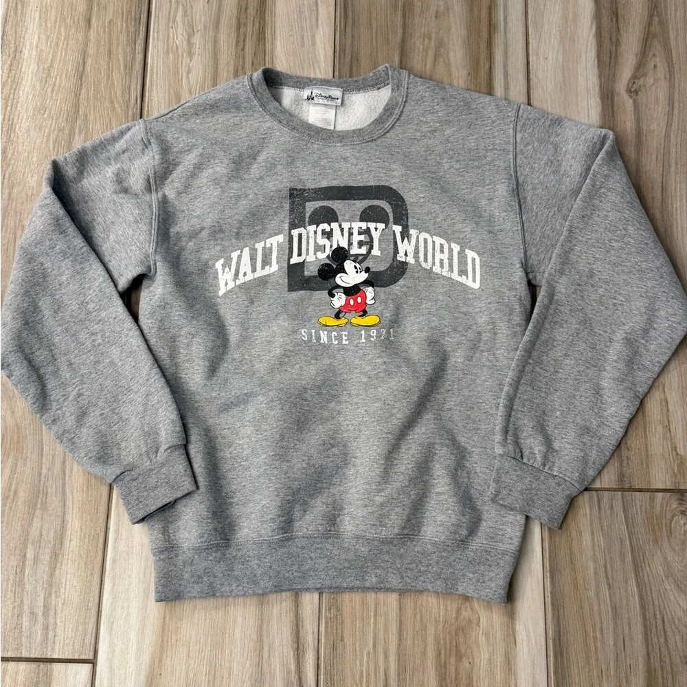 Disney Crewneck - Picture 1 of 7
